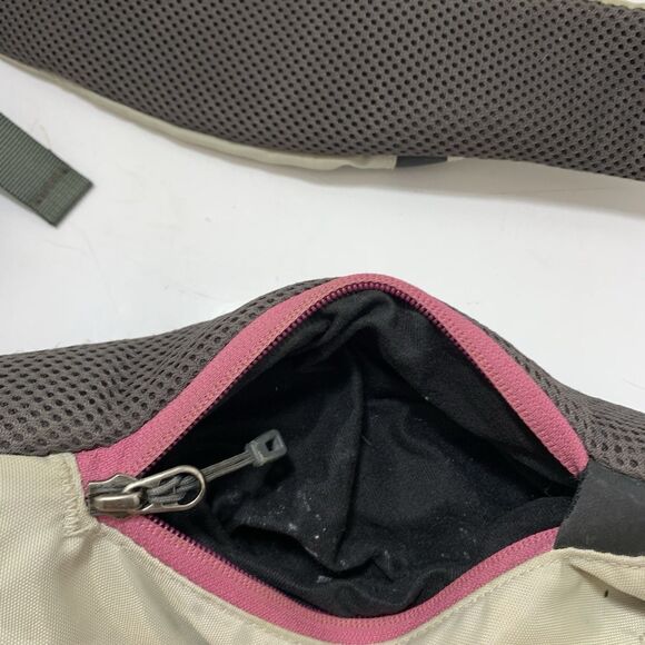 Patagonia Atom Sling Crossbody Adjustable Backpack Hiking Nature Womens - Picture 16 of 16